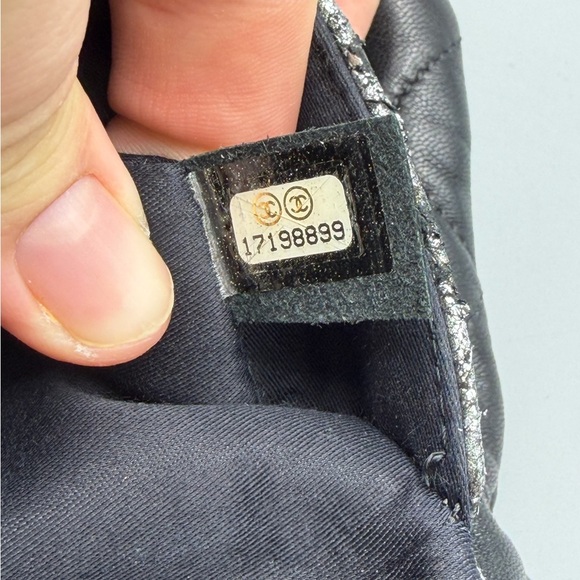 Chanel Mixed Metallic and lambskin double Pochette - Picture 11 of 13